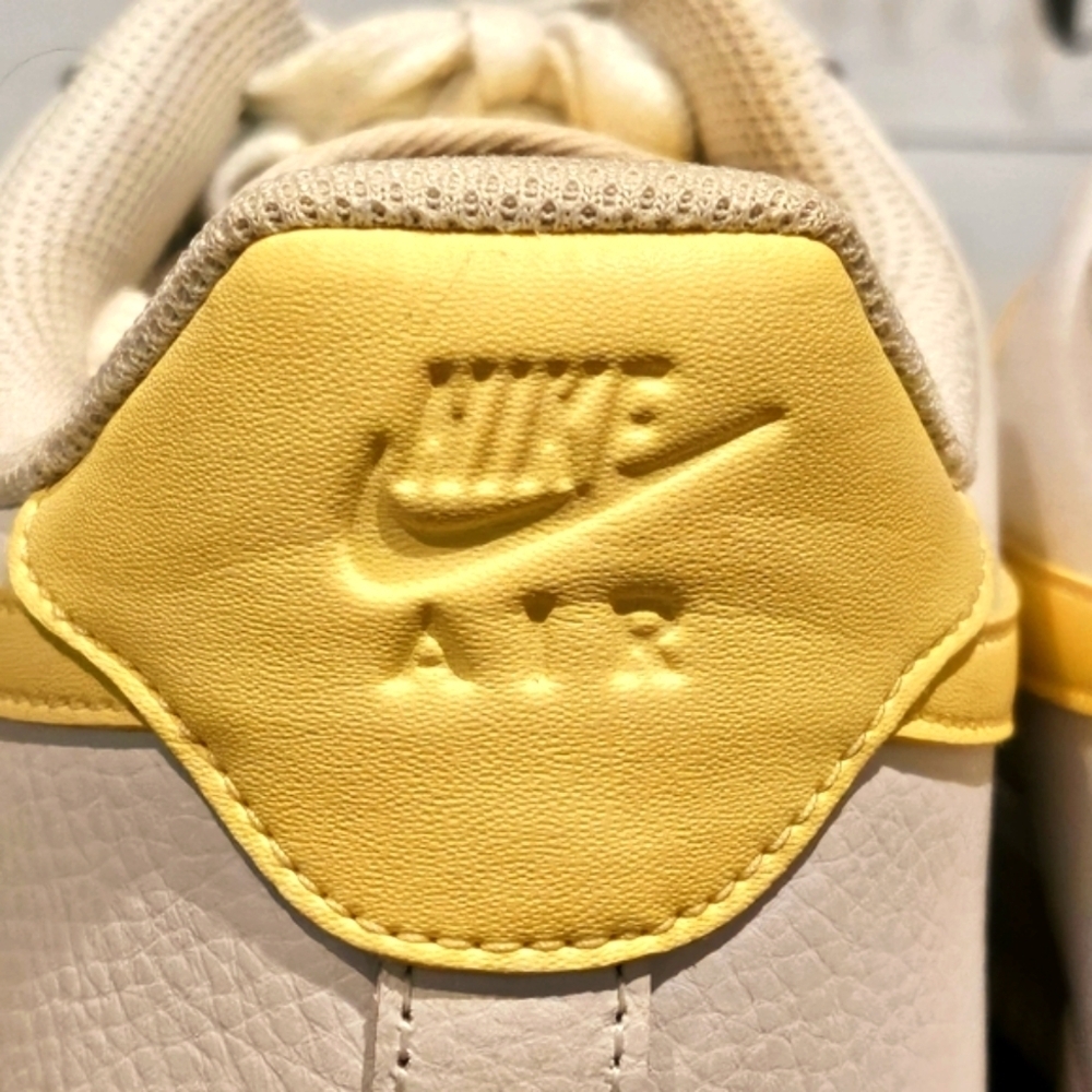 Nike Air Force 1 Low '07 Yellow White Wmns Sz 12 | Mns 10.5 #H0287-106 - Picture 6 of 8